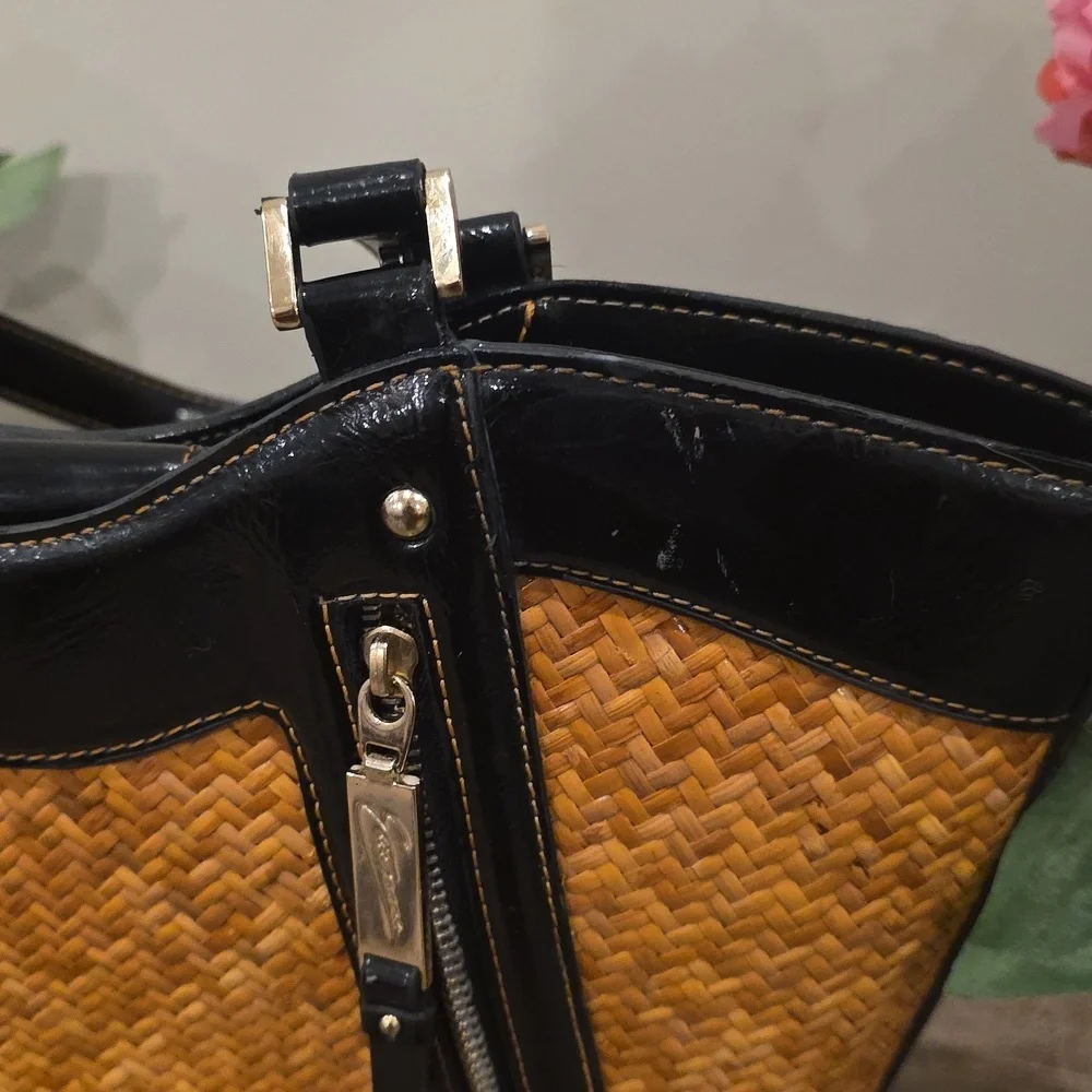 Etienne Collection PRIVEE' Woven And PATENT LEATHER TOTE - Picture 11 of 13